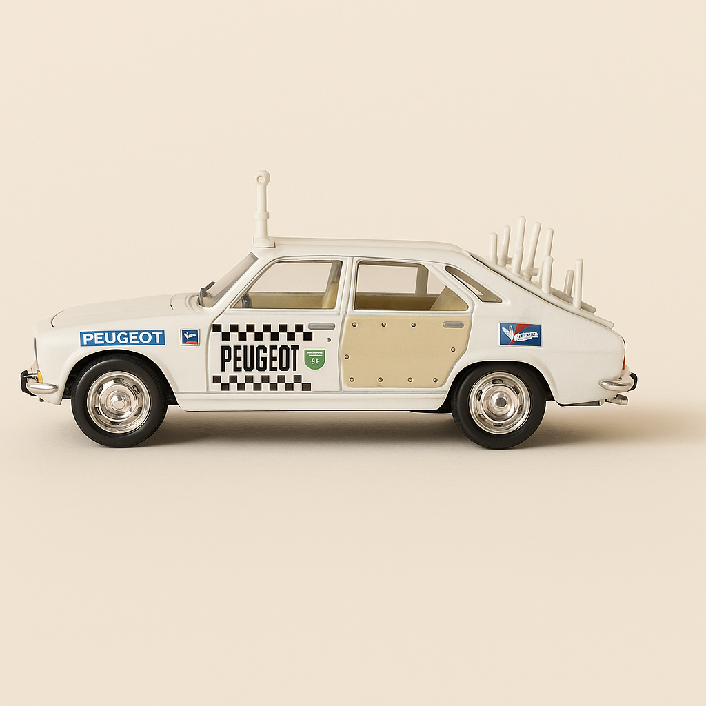 Peugeot 504 blanche assistance équipe Peugeot du tour de France de 1975 - Image haute qualité