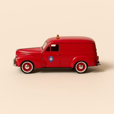 Peugeot 203 commerciale rouge pompiers (Compagnie Européenne Des Collectionneurs référence V 1612) - Image haute qualité