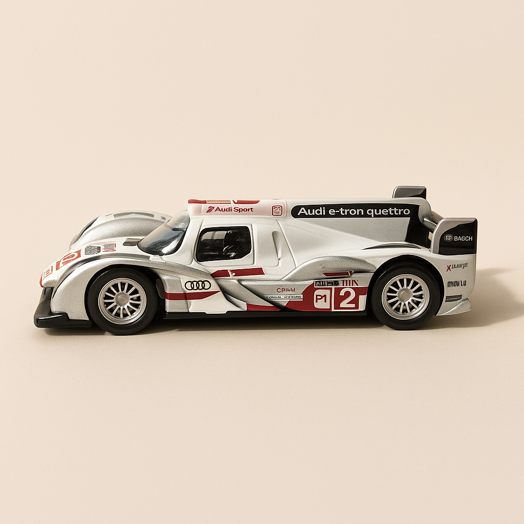 Audi R18 e-tron quattro blanche et grise numéro 2 -  Norev (boite en carton)