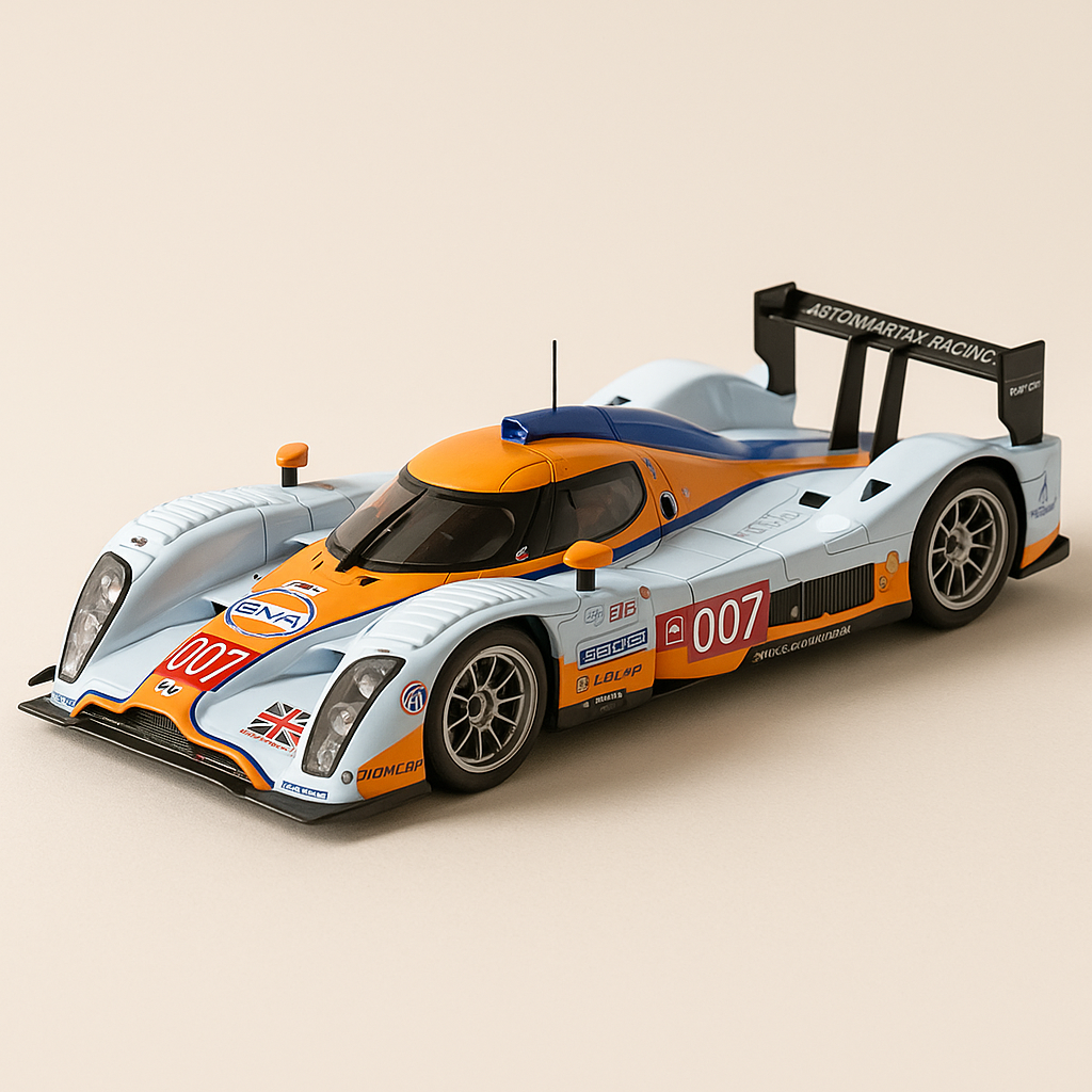 Lola Aston Martin bleue et orange (aux couleurs de GULF) numéro 007 - 24 heures du Mans de 2009