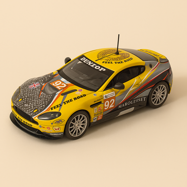 Aston Martin V8 Vantage jaune et grise numéro 92 - 24 heures du Mans de 2010 - Image haute qualité