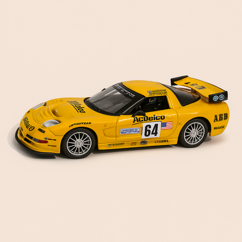 Żółta Corvette C5R numer 64 (24-godzinny wyścig Le Mans 2002)