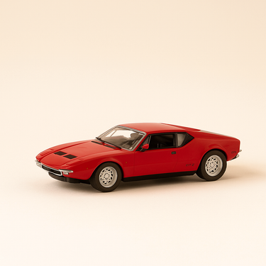 Photo professionnelle de la voiture miniature De Tomaso Pantera Gts Rouge - Image clean haute qualité