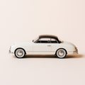 Photo professionnelle de la voiture miniature Ford Comete Blanche Et Toit Noir - Image clean haute qualité