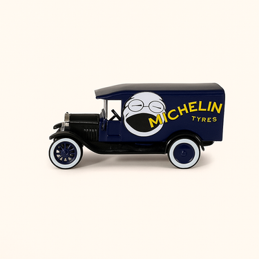Photo professionnelle de la voiture miniature Ford Model T Van Michelin - Image clean haute qualité