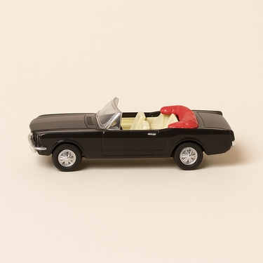 Photo professionnelle de la voiture miniature Ford Mustang Noire Convertible De 1964 - Image clean haute qualité