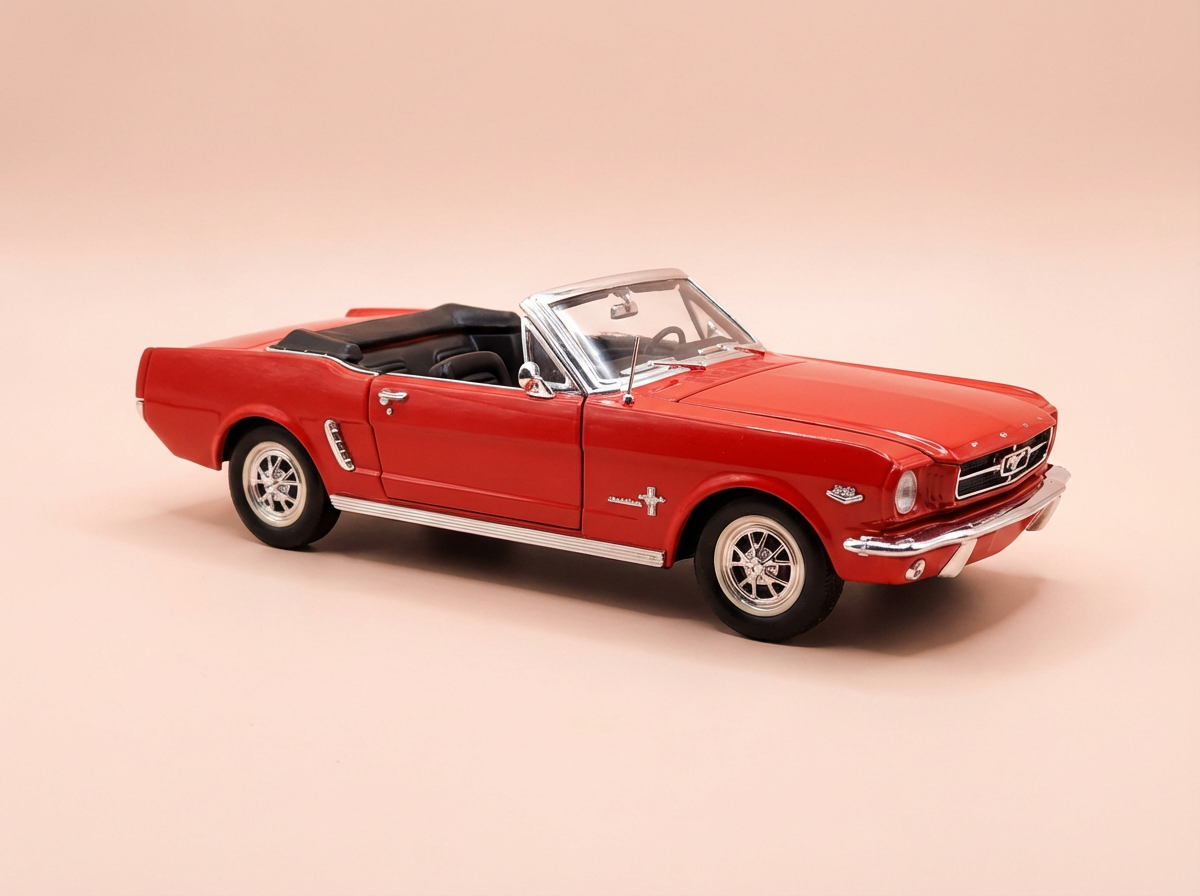 Ford Mustang rouge de 1964 - Solido (échelle 1/18ème)