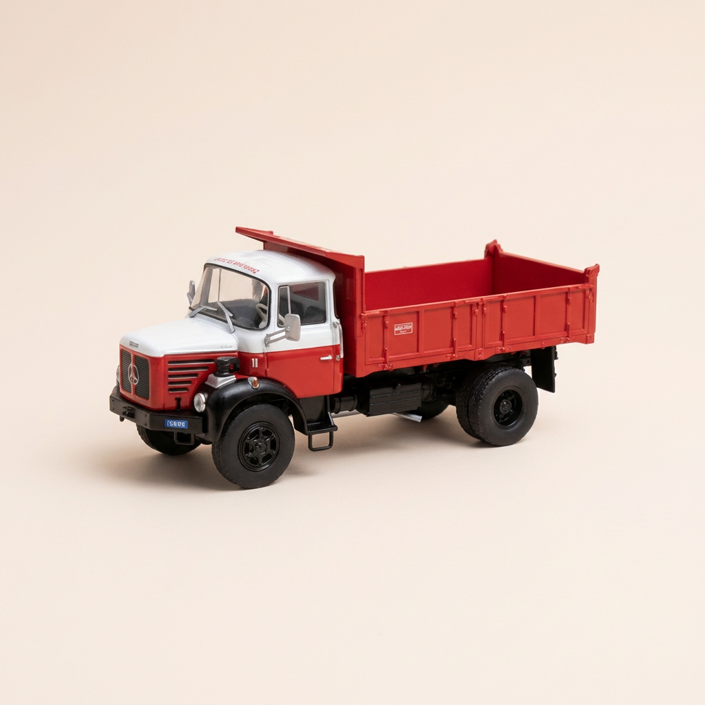 Camion Berliet GLR 8 M3 camion rouge et blanc transport de matériaux de construction