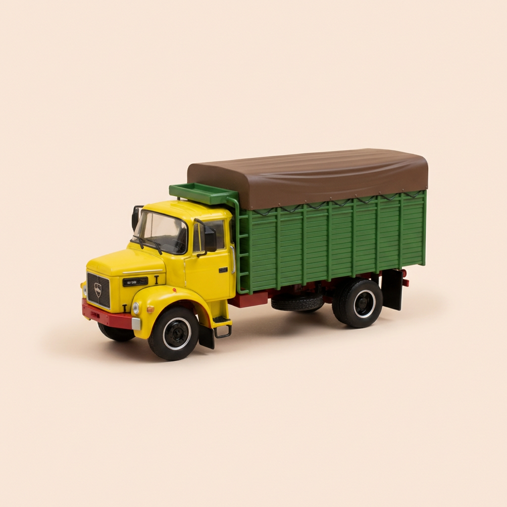 Camión Berliet GL 900 cabina amarilla, caja verde y lona marrón