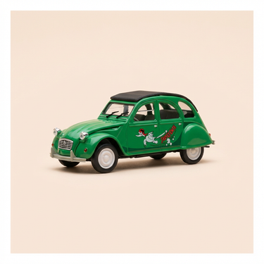 Voiture miniature - Citroën 2 CV 6 verte et toit noir (avec un dessin de canard? sur les portières) - Norev