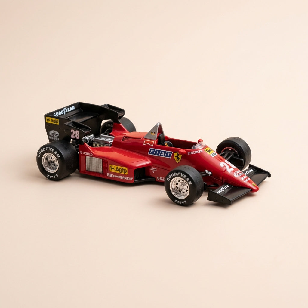 Ferrari 126 C4 rouge numéro 28 de 1984 - Formule 1 - René Arnoux blister)