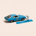 Voiture miniature - Voiture bleue numéro 981 Vaillante Commando (Album 5 filles dans la course) - Bande Dessinée Michel Vaillant