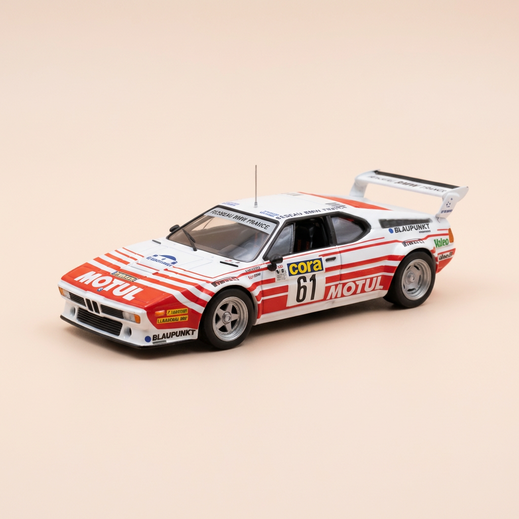 BMW M1 wäiss a rout Nummer 61 - Rallye vun Lorraine 1984