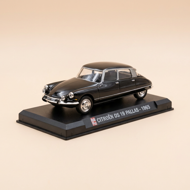 Voiture miniature - Citroën DS 19 Pallas noire de 1965 - Auto Plus