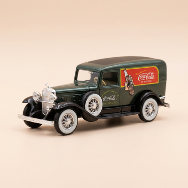 Voiture miniature - Cadillac verte de livraison avec publicité COCA-COLA (avec boite en carton rouge)