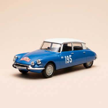 Voiture miniature - Citroën DS 21 bleue et toit blanc cassé numéro 195 - Rallye de Monté-Carlo de 1966