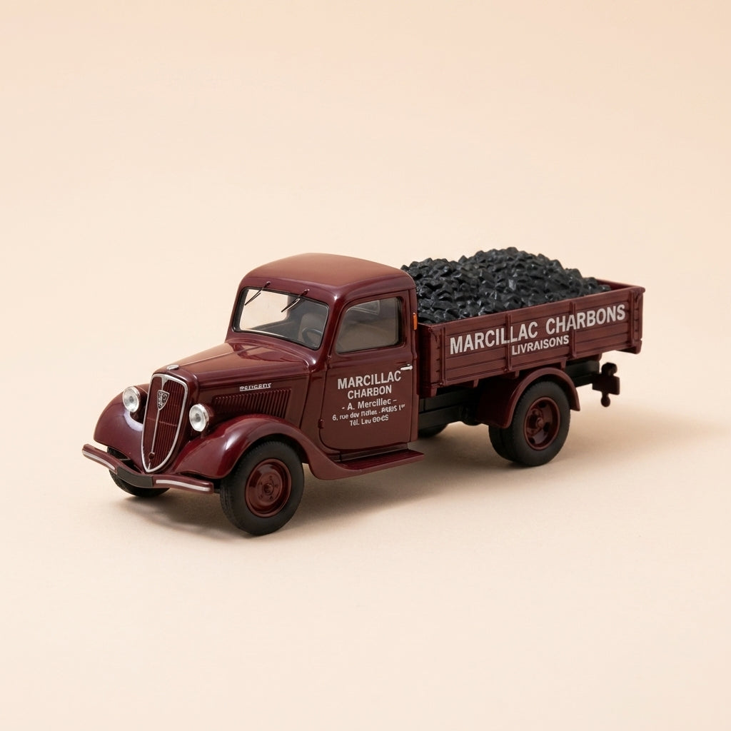 Camion marrone Peugeot DMA "MARCILLAC carbone" con piattaforma e sacchi di carbone