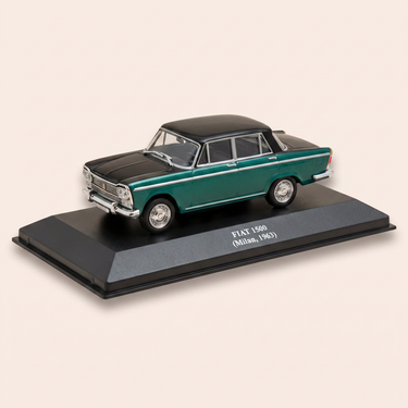 Voiture miniature - Fiat 1500 verte et toit noir - Taxi à Milan (Italie) de 1963