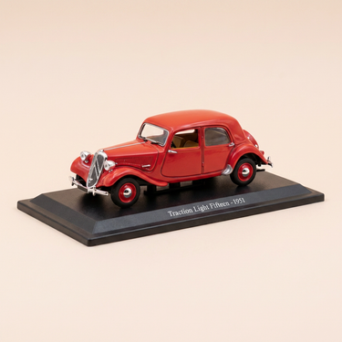 Voiture miniature - Citroën traction Light Fifteen rouge de 1951