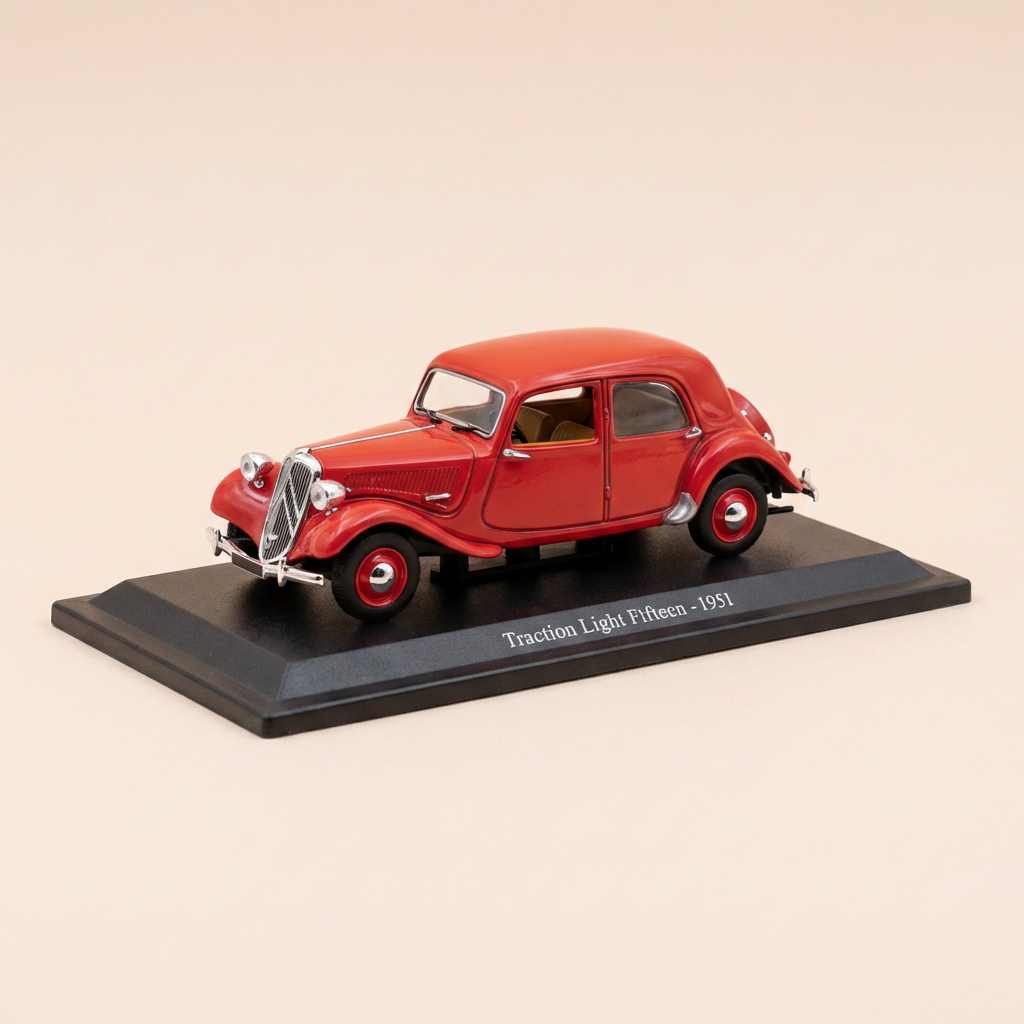 Citroën Traction Avant Light Fifteen rossa del 1951