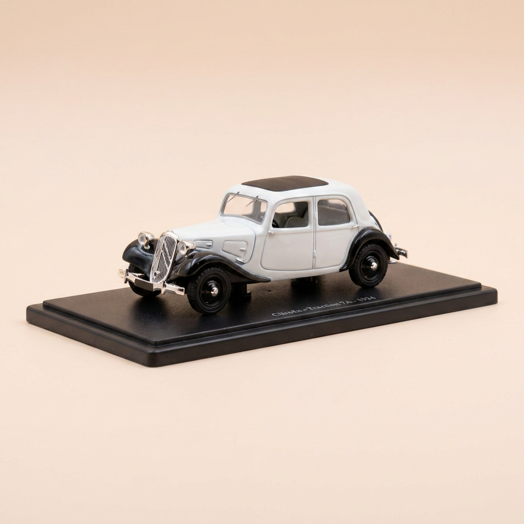 Citroën traction 7A blanche (blanc cassé) et noire de 1934