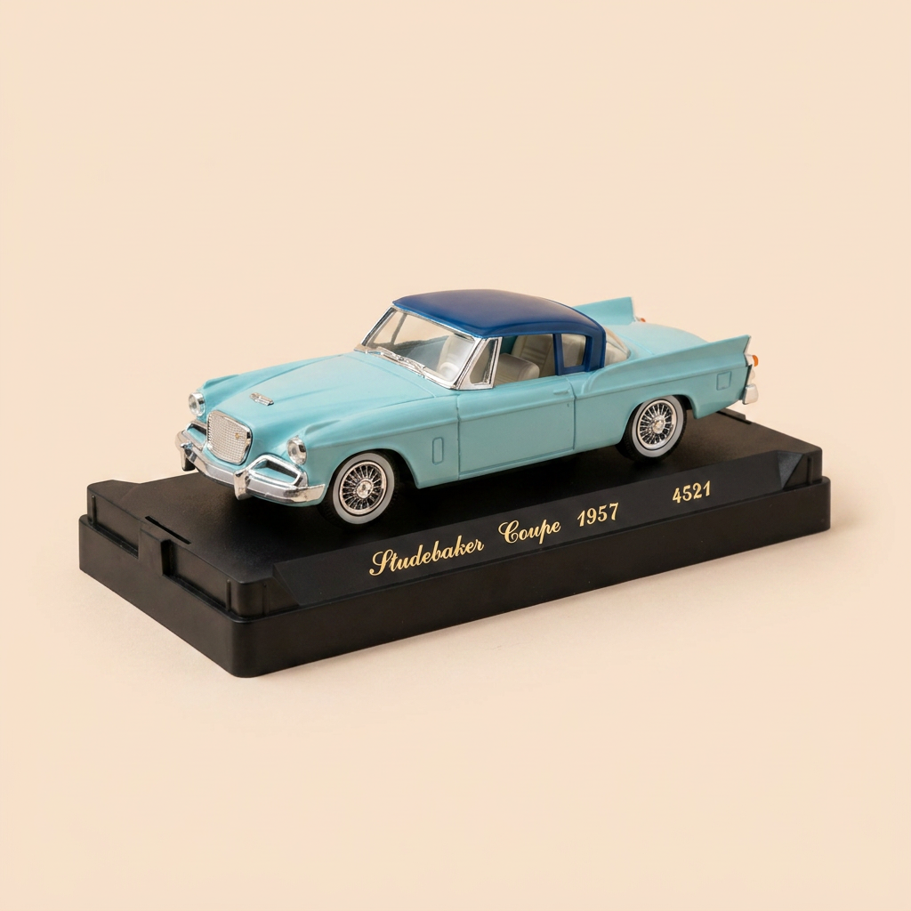 Studebaker coupé bleue de 1957 - Solido référence 4521 (voiture américaine)