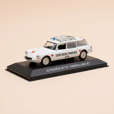 Voiture miniature - Citroën ID 19 blanche - ambulance - La Croix Rouge Française