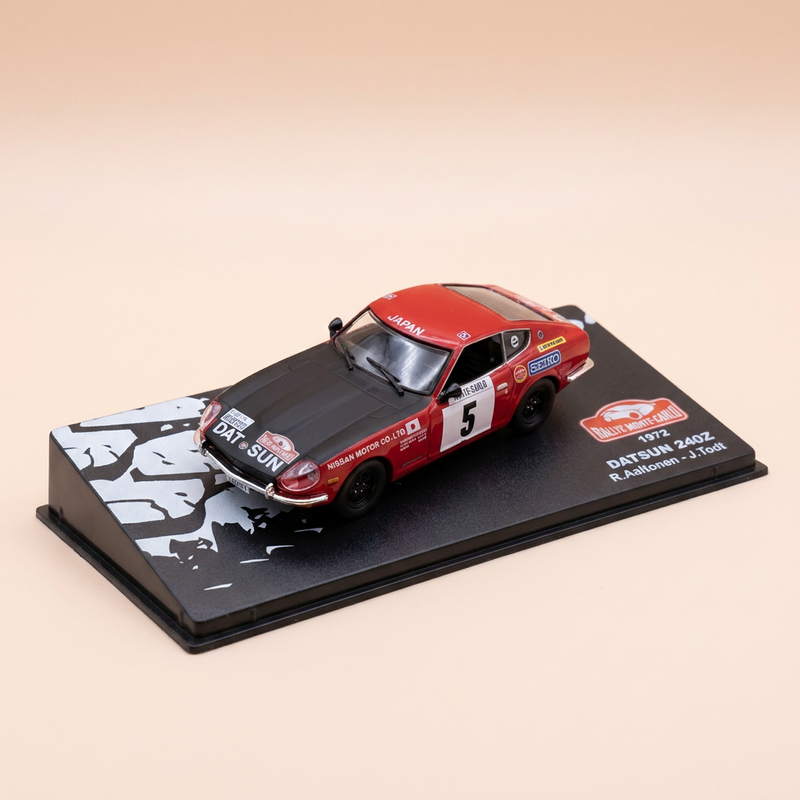 Datsun 240Z czerwono-czarny numer 5 - rajd Monte Carlo 1972