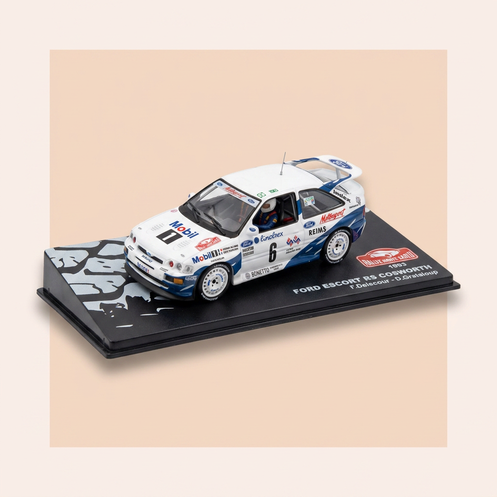 Ford Escort RS Cosworth blanche et bleue numéro 6 - rallye de monté-Carlo de 1993