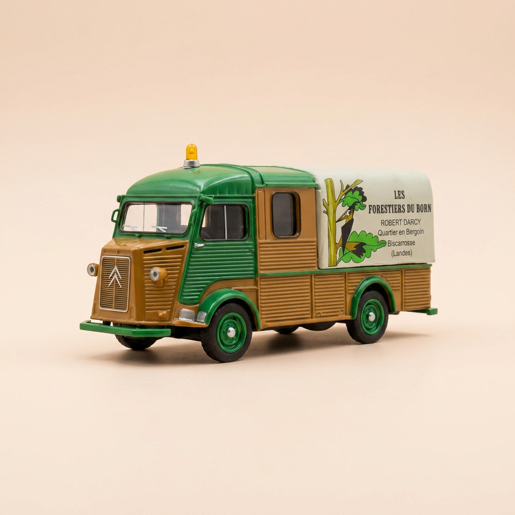 Citroën Type HY Green and Brown with Gray Cover from 1968 - Double Cab Chassis - Les forestiers du Born (Biscarrosse)