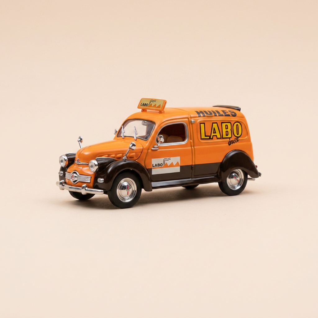 Panhard Dyna X tôlée orange et noire avec publicité sur les huiles LABO - ELIGOR