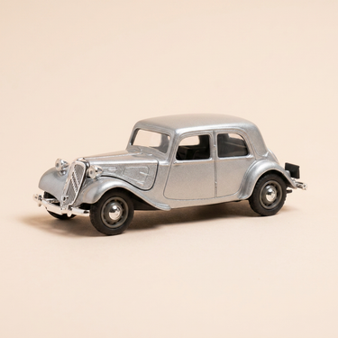 Voiture miniature - Citroën Traction 11CV berline grise de 1947 - ELIGOR