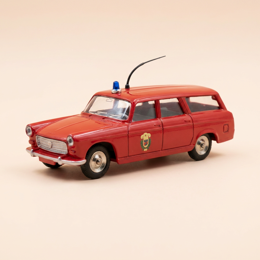 Peugeot 404 break rouge de POMPIERS Dinky-Toys (éditions Atlas) - N°525 P