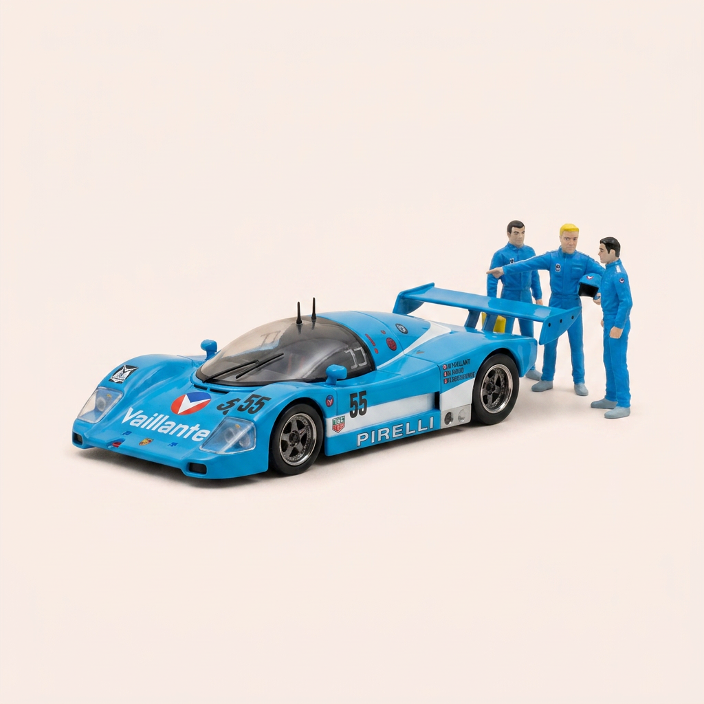 Voiture bleue et blanche numéro 55 Vaillante Le Mans VS'92 (Album Une histoire de fous) - Bande Dessinée Michel Vaillant