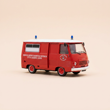 Voiture miniature - Peugeot J7 rouge et toit blanc de POMPIERS - service départementat d'incendie et de secours du Var - collection Voitures miniatures d'exception référence V 2039