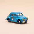 Voiture miniature - Renault 4 cv bleue claire numéro 17 (boite plexi)