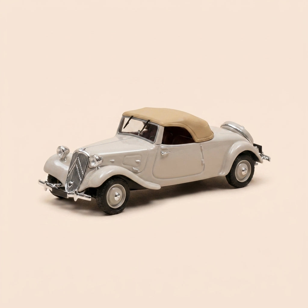 Voiture miniature - Citroën Traction 11 A cabriolet marron claire de 1935 (boite plexi)