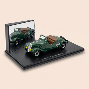 Voiture miniature - Citroën Traction 11 AL Roadster Pouderoux verte numéro 45 de 1936 (boite plexi)