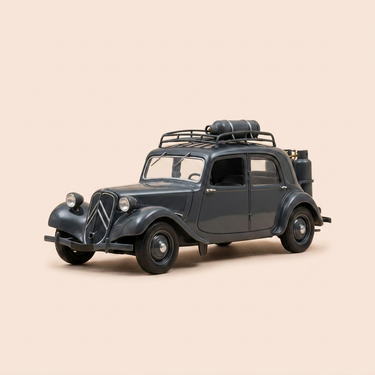 Voiture miniature - Citroën Traction 11 légère Gazogène de 1941 (boite plexi)