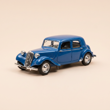 Voiture miniature - Citroën Traction 15 six berline belge bleue de 1949 (boite plexi)