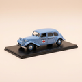 Voiture miniature - Citroën Traction 11C bleue claire de 1954 Ambulance service médical (boite plexi)