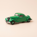 Voiture miniature - Citroën Traction-Avant 22 faux-cabriolet verte de 19345 (boite plexi)