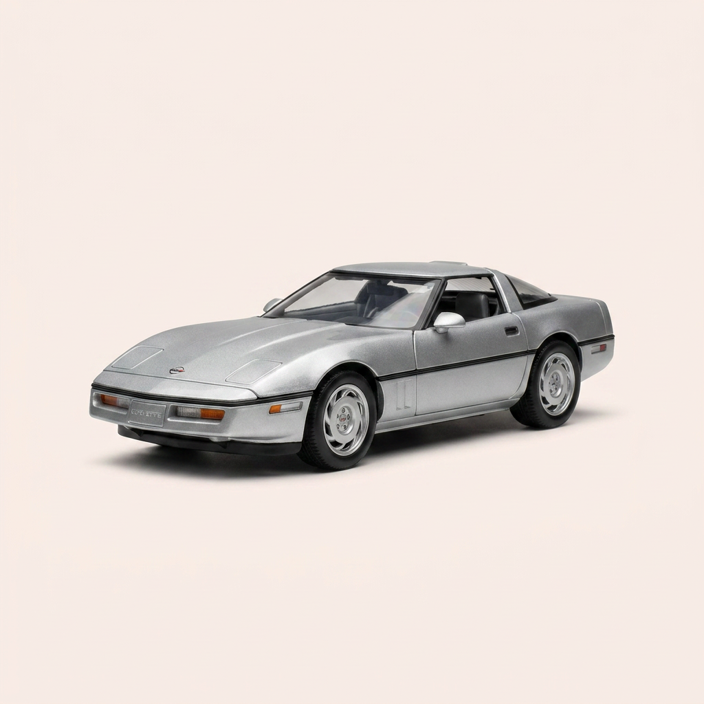 Graue Chevrolet Corvette - JAMES BOND - GEFÄHRLICH IHRE (In tödlicher Mission)