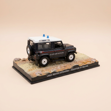 Voiture miniature - Land Rover Defender noir (Carabinieri) - JAMES BOND - QUANTUM OF SOLACE