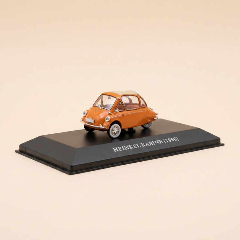 Micro samochód z przeszłości Heinkel Kabine pomarańczowy z 1956 roku - samochód niemiecki
