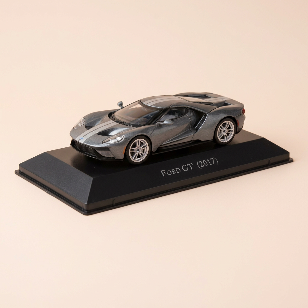 Ford GT grise (plusieurs couleurs de gris) de 2017 (voiture américaine)