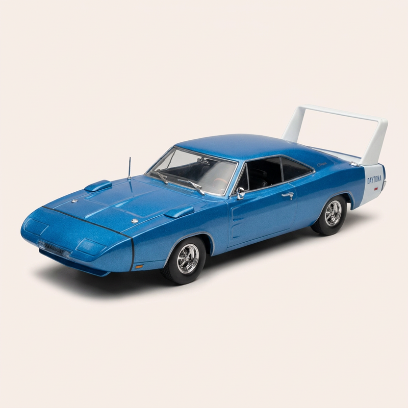 Dodge Charger Daytona azul y blanca de 1969 (auto americano)