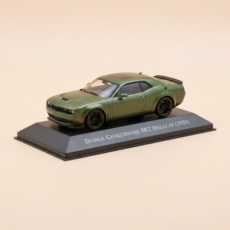 Dodge Challenger SRT Hellcat verte foncée et noire de 2020 (voiture américaine)
