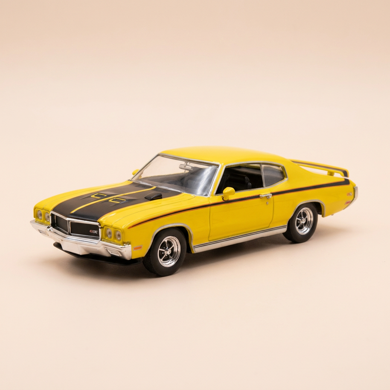 Buick GSX jaune et noire de 1970 (voiture amèricaine)