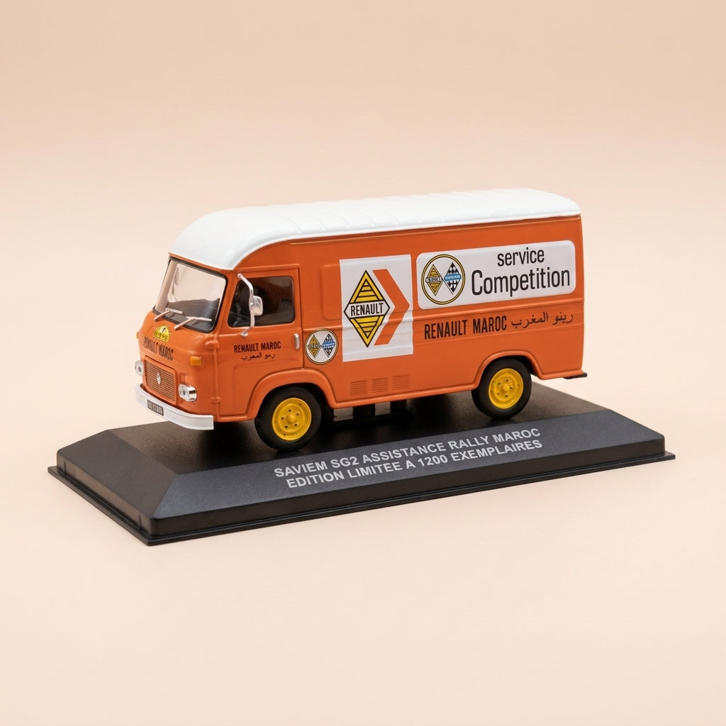 Fourgon Saviem SG2 (Renault) assistance rallye du Maroc (collection Cofradis)